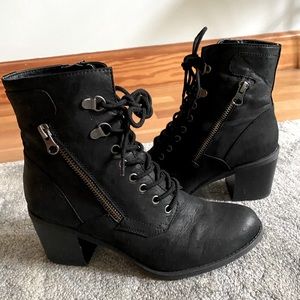 Women’s White Mountain Combat Boot